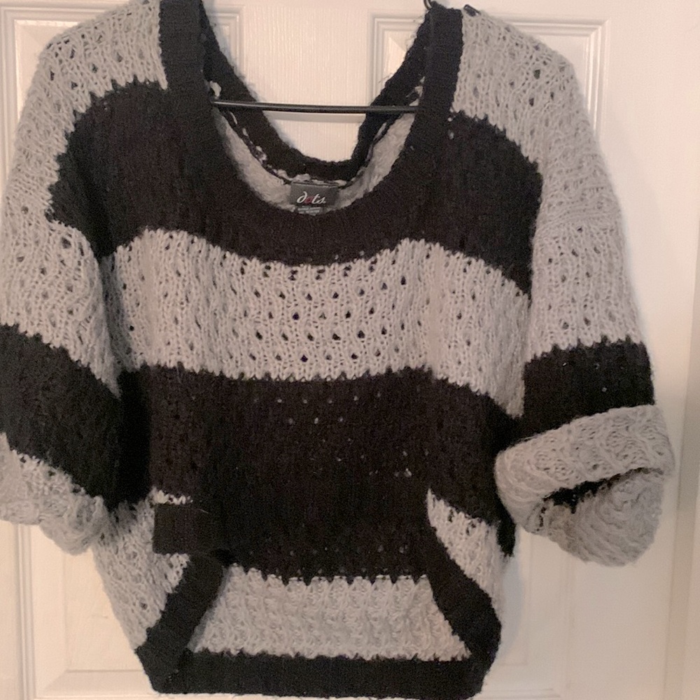 Black & Grey cropped sweater